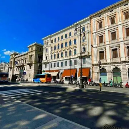 Tivarnella - Large And Bright Attic In Center Trieste