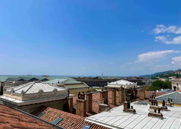 Tivarnella - Large And Bright Attic In Center Daire Trieste